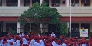 MI Baitussalam Rutin Gelar Upacara Pengibaran Bendera
