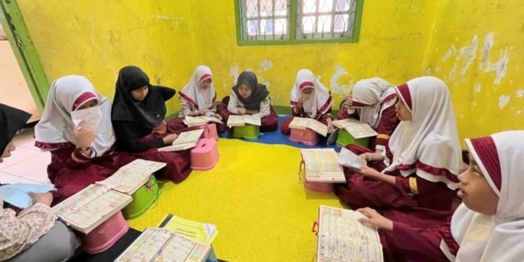 Semangat Belajar Kelompok An-Nisa Tahfid Al-Quran Fathiyyah Zahra