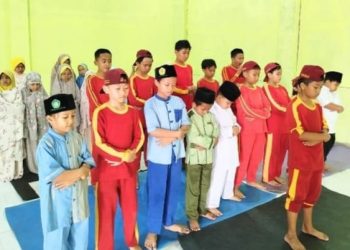 Terapkan Disiplin Sejak Dini, Santri Tahfidz Al-Quran Fathiyyah Zahra Gelar Sholat Ashar Berjamaah