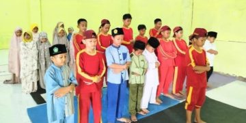 Terapkan Disiplin Sejak Dini, Santri Tahfidz Al-Quran Fathiyyah Zahra Gelar Sholat Ashar Berjamaah