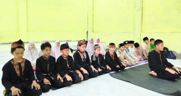 Tahfidz Fathiyyah Zahra: Perkuat Pondasi dan Disiplin, Sejak Dini Dibiasakan Sholat Berjamaah