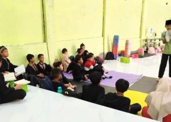 Uji Skil Santri, Kelompok Ar-Rahman Tahfidz Al-Quran Fathiyyah Zahra Gelar Muhadhoroh