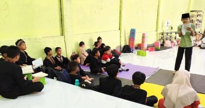 Uji Skil Santri, Kelompok Ar-Rahman Tahfidz Al-Quran Fathiyyah Zahra Gelar Muhadhoroh