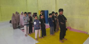 Santri Tahfidz Al-Quran Fathiiyah Zahra Kontinyu Dirikan Berjamaah Ashar