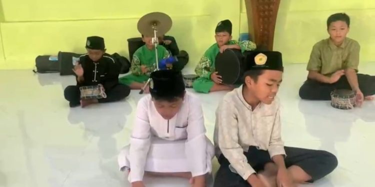 Jelang Akhirussanah Ke-4, Santri Tahfidz Fathiyyah Zahra Tingkatkan Latihan Marawis