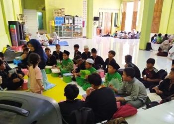 Keceriaan Mengaji Kelompok Al-Mulk di Tahfidz Fathiyyah Zahra