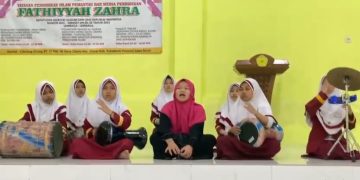 Keseruan Latihan Marawis di Tahfidz Al-Quran Fathiyyah Zahra