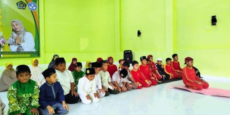 Indahnya Sholat Ashar Berjamaah di Tahfidz Al-Quran Fathiyyah Zahra