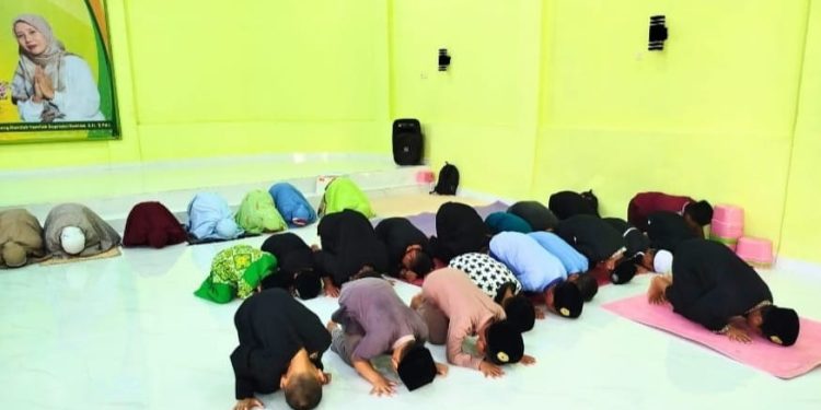 Pelaksanaan Sholat Ashar Berjamaah di Tahfidz Al-Quran Fathiyyah Zahra
