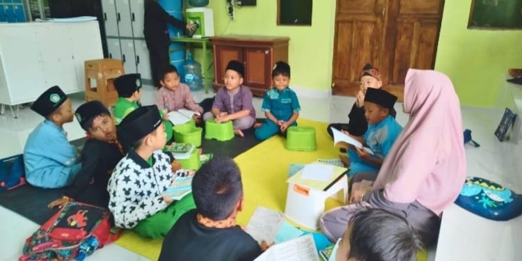Ada Kelompok Al-Furqon, Yuk Mengaji di Tahfidz Al-Quran Fathiyyah Zahra