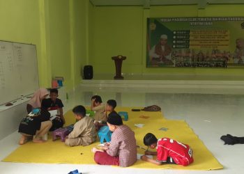 Siswa Fathiyyah Zahra Abdul Karim Antusias Ikuti Program 4 Khusus Matematika