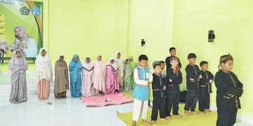 Berjamaah Ashar di Tahfidz Fathiyyah Zahra Menjadi Kebanggaan