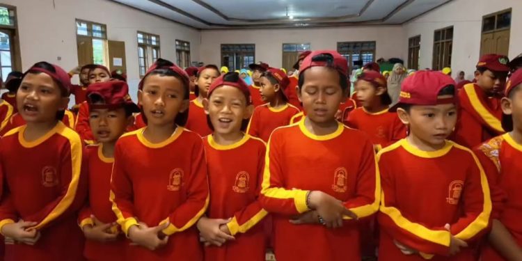 Siswa MI Baitussalam Cisaat, Rutinkan Sholat Dhuha Berjamaah