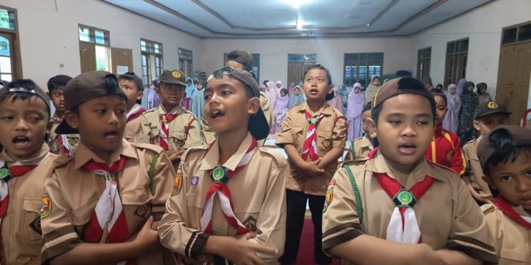 Perkuat Fondasi Agama, Siswa MI Baitussalam Membiasakan Sholat Dhuha