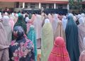Ratusan Siswa MI Baitussalam Gelar Sholat Dhuha di Lapangan Sekolah