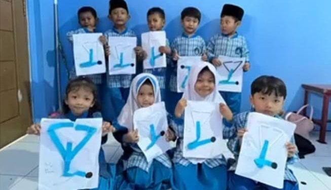 Stetoskop Ala Aanak-anak PaudQu Baitussalam