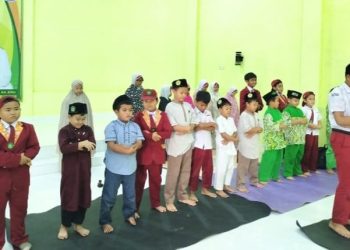 Calon Generasi Unggul Tahfidz Fathiyyah Zahra Gelar Sholat Ashar Berjamaah