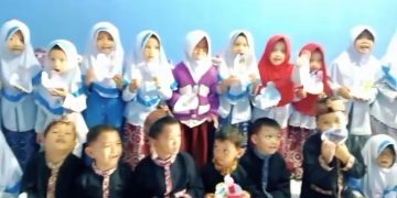 TKQ Baitussalam Cisaat Peringati Hari Kartini