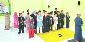 Kontinyu Dirikan Sholat Berjamaah, Siswa Tahfidz Jadi Kebanggaan Orang Tua