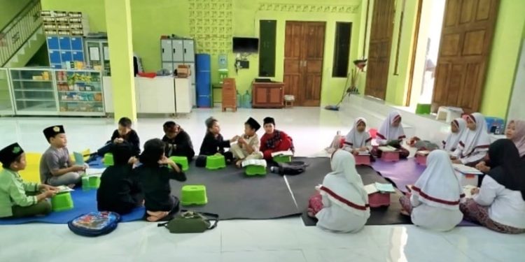 Kelompok Al-Furqan dan An-Nur Terlihat Semakin Ceria dalam Belajar