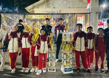 Tim LKBB MI Baitussalam Kembali Borong Piala Paskibra Se-Jabar