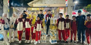 Tim LKBB MI Baitussalam Kembali Borong Piala Paskibra Se-Jabar