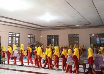 Melalui Sholat Dhuha, Fondasi Agama Siswa MI Baitussalam Terus Diasah