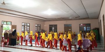 Melalui Sholat Dhuha, Fondasi Agama Siswa MI Baitussalam Terus Diasah