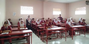 Kepala MI Baitussalam Cisaat, Monitoring Kegiatan Ujian Madrasah