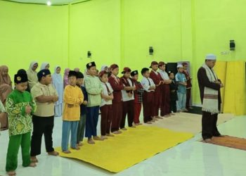 KH Iim Abdul Karim, Pimpin Berjamaah Sholat Ashar Siswa Tahfidz