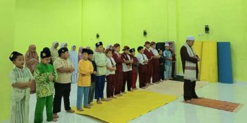 KH Iim Abdul Karim, Pimpin Berjamaah Sholat Ashar Siswa Tahfidz