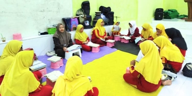 Generasi Terbaik Kelompok Siswa di Tahfidz Al-Quran Fathiyyah Zahra