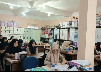 Gema Sholawat Warnai Ruangan Guru MI dan Paudqu Baitussalam
