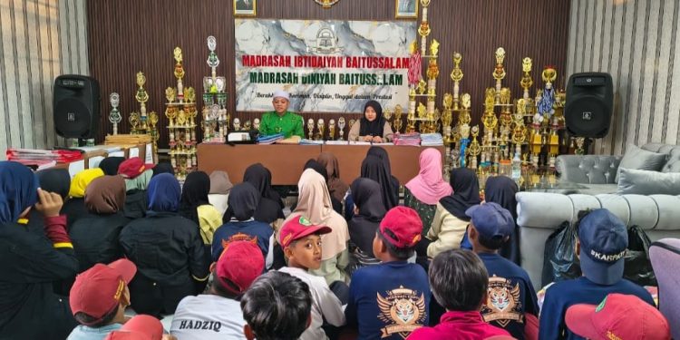 Tim Paskibra MI Baitussalam Siap Jemput Trofi Juara Tingkat Jabar