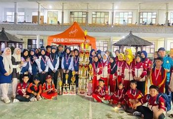Tim LKBB Paskibra MI Baitussalam Kembali Tambah Koleksi Trofi di Lomba Tingkat Jabar