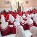 MI Baitussalam Gelar Kelulusan, Para Siswa Lakukan Sujud Syukur