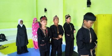 Berjamaah Sholat Dzuhur, Jadi Prioritas Siswa Tahfidz Fathiyyah Zahra
