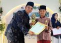 Fikri Haikal Abdul Karim Kembali Raih Peringkat 1 di Kelas IV MI Baitussalam
