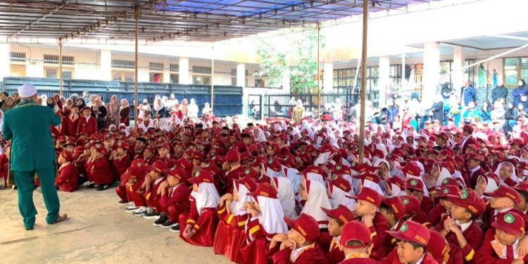 Hari Pertama Masuk Sekolah, Siswa PaudQu dan MI Baitussalam Ikuti Penyampaian Tatib Sekolah