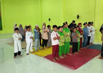 KH Iim Abdul Karim, Gelar Sholat Ashar Berjamaah Bersama Siswa Tahfidz