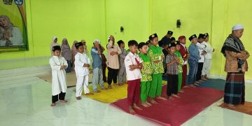 KH Iim Abdul Karim, Gelar Sholat Ashar Berjamaah Bersama Siswa Tahfidz