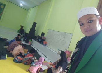 Pimpinan Tahfidz Al-Quran Fathiyyah Zahra Monitoring Kegiatan Siswa