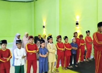 Sholat Ashar Berjamaah Jadi Prioritas Siswa Tahfidz Fathiyyah Zahra
