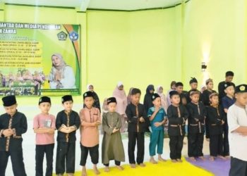 Bentuk Karakter Anak, Tahfidz Al-Quran Fathiyyah Zahra Utamakan Sholat Berjamaah