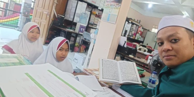 KH Iim Abdul Karim, Uji Hafalan Al-Quran Siswa MI Baitussalam