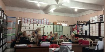 Gema Sholawat di Ruang Guru TKQ dan MI Baitussalam Awali Aktivitas Pagi