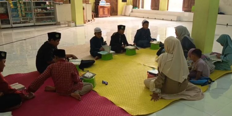 Kelompok Asy-Syifa Program 2 Konsisten Belajar Mengaji di Tahfidz Fathiyyah Zahra