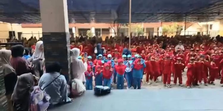 Gebyar Senam Sehat Bersama MI Baitussalam Cisaat