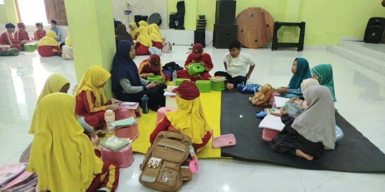 Semangat Belajar Terus Diperlihatkan Siswa Tahfidz Fathiyyah Zahra