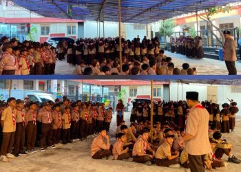 Kepala MI Baitussalam Berikan Pengarahan Pentingnya Paramuka dan Kediplinan